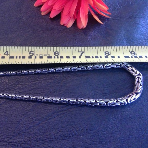 18" Sterling Silver (Stamped 925) Byzantine Chain with Toggle Closure - Picture 8 of 8